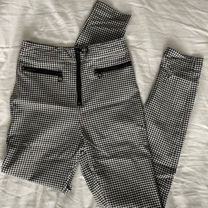 Checkered skinny pants